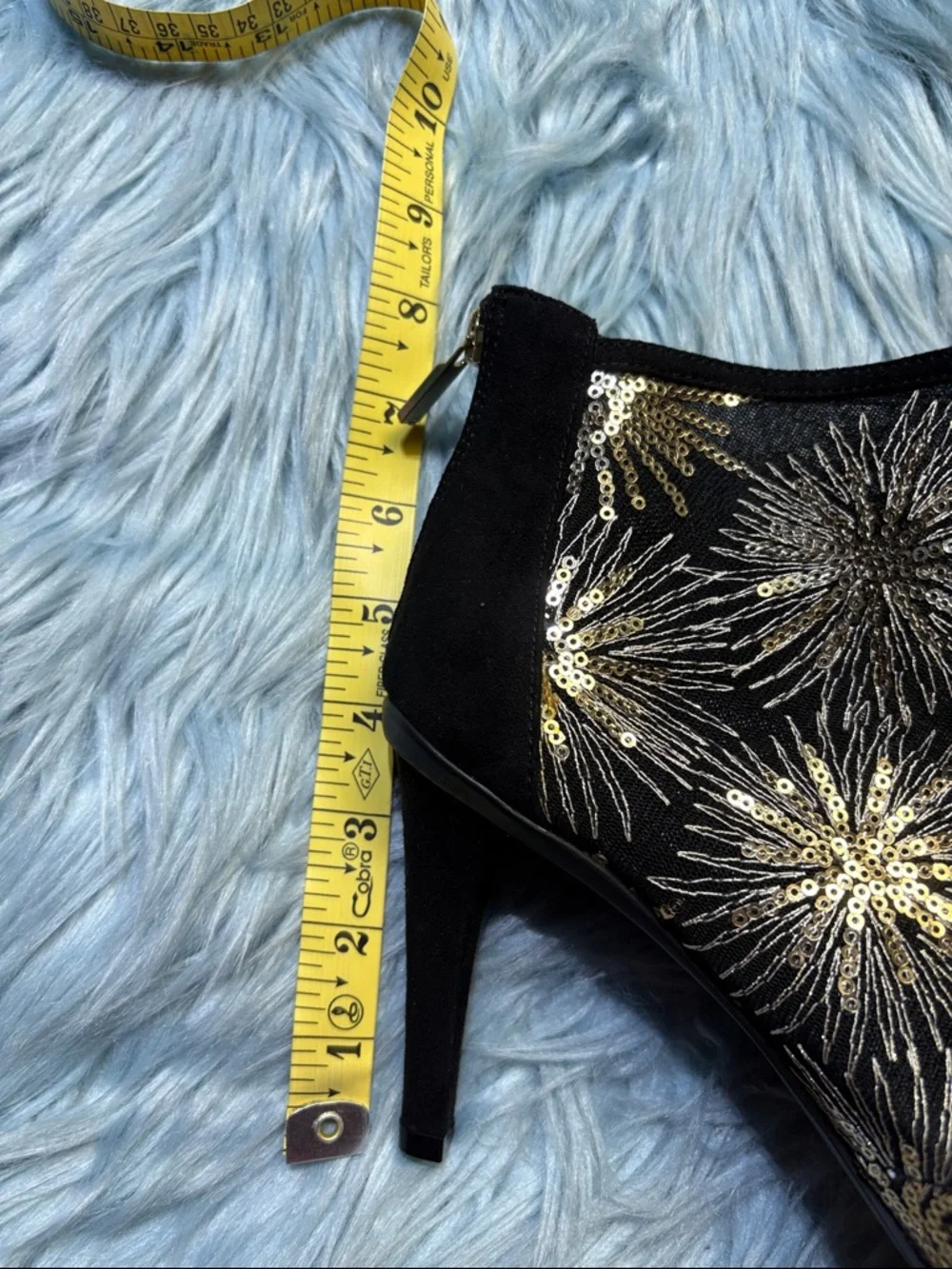 Charming Charlie Jazzy Sequin Gold Black Bootie Heels sz 9